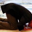 Rasulullah Muhammad SAW bersabda, “Shalatlah sebagaimana kalian melihatku menjalankannya.” (HR Bukhari-Muslim) Shalat adalah suatu ibadah yang terdiri dari perkataan-perkataan dan perbuatan-perbuatan tertentu sesuai sarat dan rukun yang dimulai dengan Takbiratul...